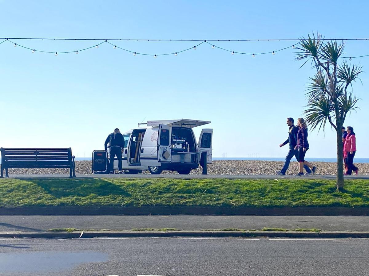 Stunning 2 Bed Apartment Sea Views And Parking Worthing Eksteriør billede